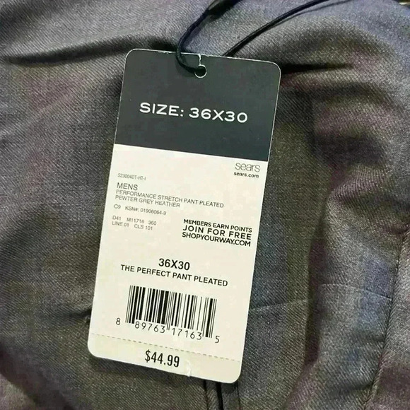 David Taylor Classic Fit “The Perfect Pant Pleated”. Size 36x30. - Picture 8 of 8